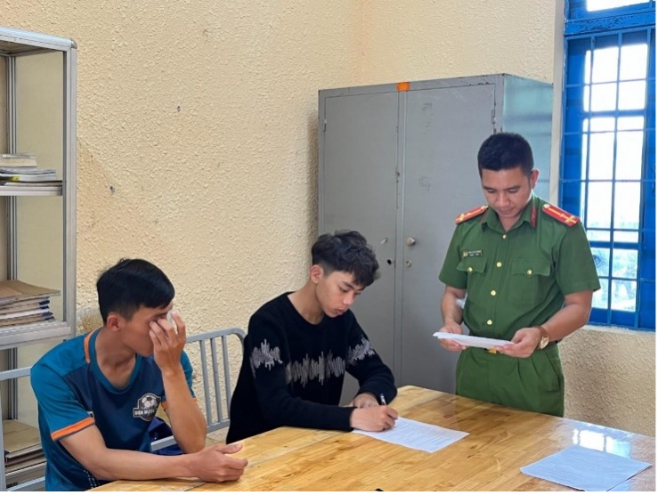 Bắt giữ 02 đối tượng lừa đảo chiếm đoạt tài sản qua mạng